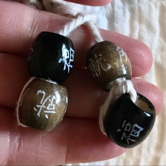 Hand crafted macrame tapestry crossbody bag - Picture 5 of 7